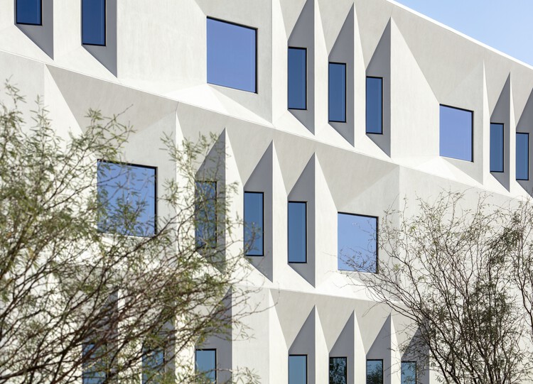 Центр будущего здоровья Университета штата Аризона / CO Architects - Наружная фотография, окна, фасад