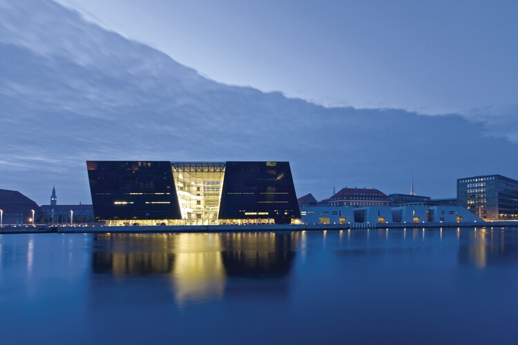 Путеводитель по архитектуре Копенгагена: 20 проектов, которые стоит открыть для себя во всемирной столице архитектуры ЮНЕСКО 2023 года — изображение 5 из 22