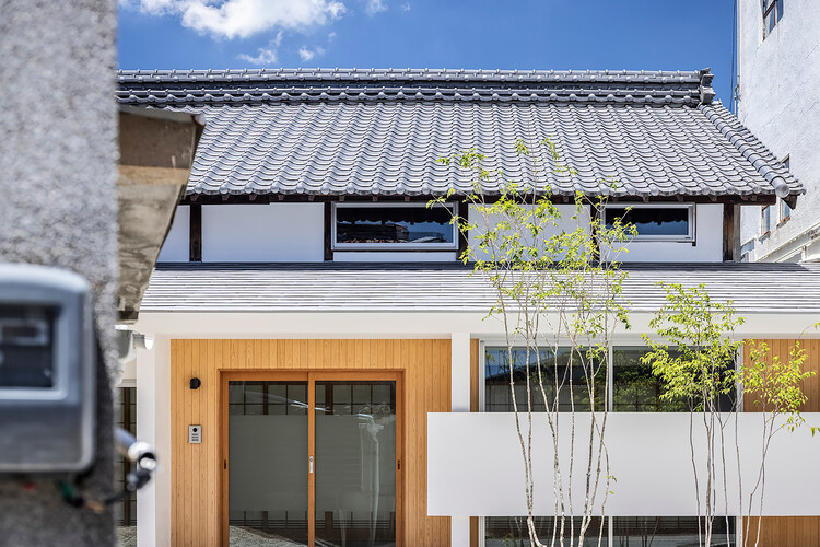 Дом в Кавадзири / Daisaku Hanamoto Architect & Associates - Экстерьерная фотография, окна, фасад