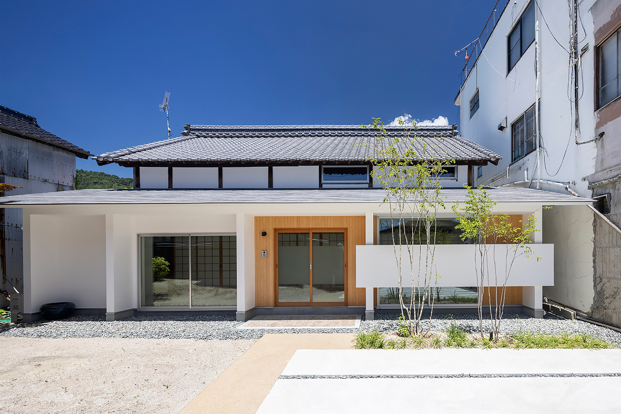 Дом в Кавадзири / Daisaku Hanamoto Architect & Associates