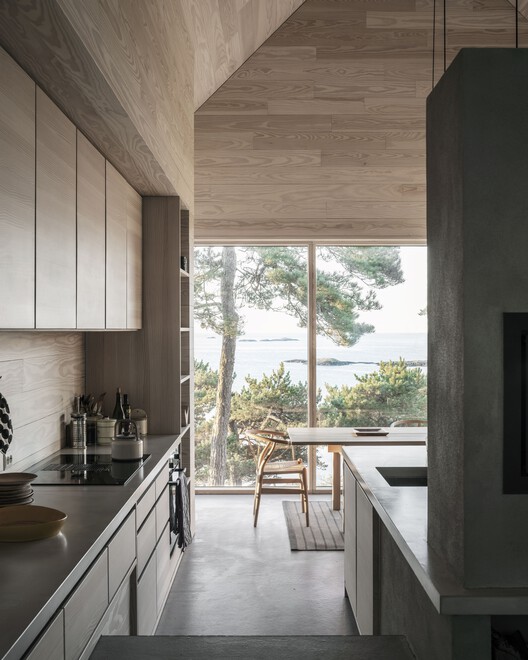 Saltviga House / Kolman Boye Architects - Интерьерная фотография, Кухня, Столешница, Раковина, Балка