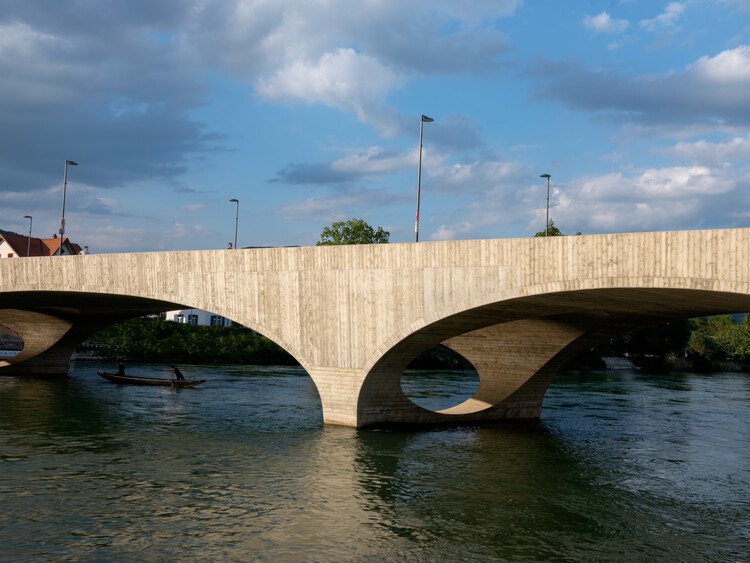 Новый мост Ааре / Christ & Gantenbein - экстерьерная фотография, набережная, балка, арка