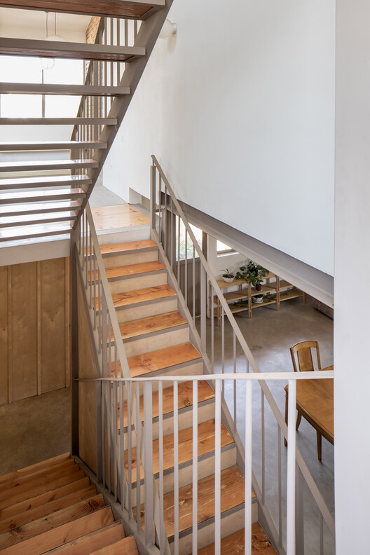 Estudiantes House / BRUTAL Taller de Arquitectura - Интерьерная фотография, лестницы, перила