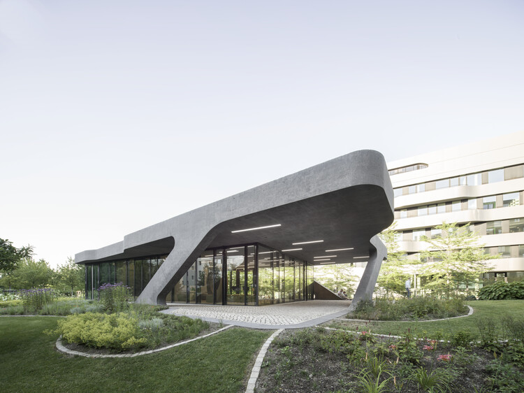 Павильон Университета ФОМ / J. Mayer H. Architects - Экстерьерная фотография