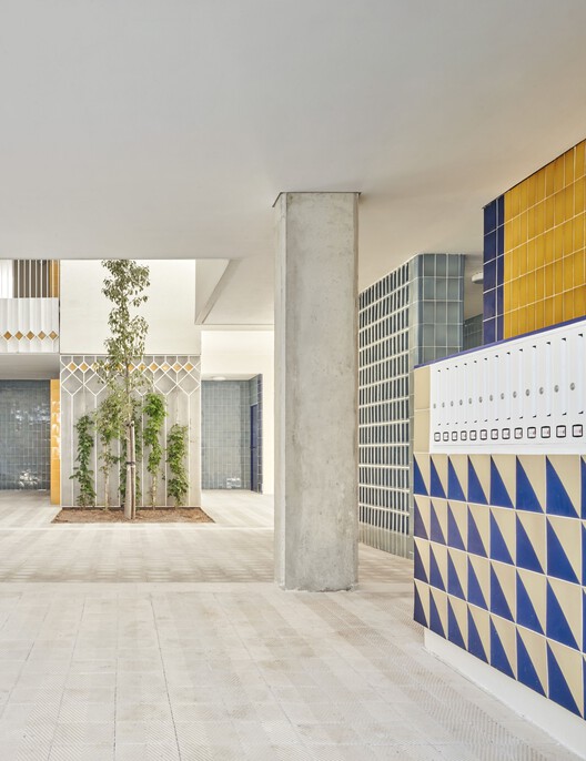Социальное жилье на Ибице / RipollTizon Estudio de Arquitectura - Интерьерная фотография, Фасад