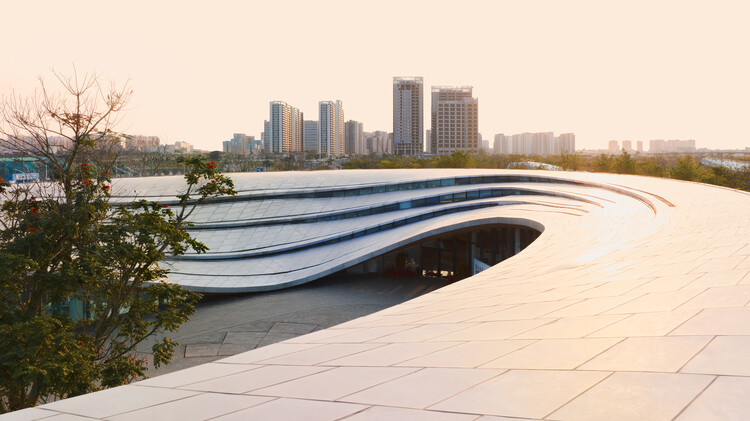 Центр посетителей парка Хайкоу Сисиу / MUDA-Architects - Экстерьерная фотография, Городской пейзаж