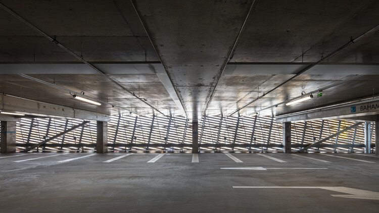 Парковка Saukonlaituri / ALA Architects - Интерьерная фотография, сталь