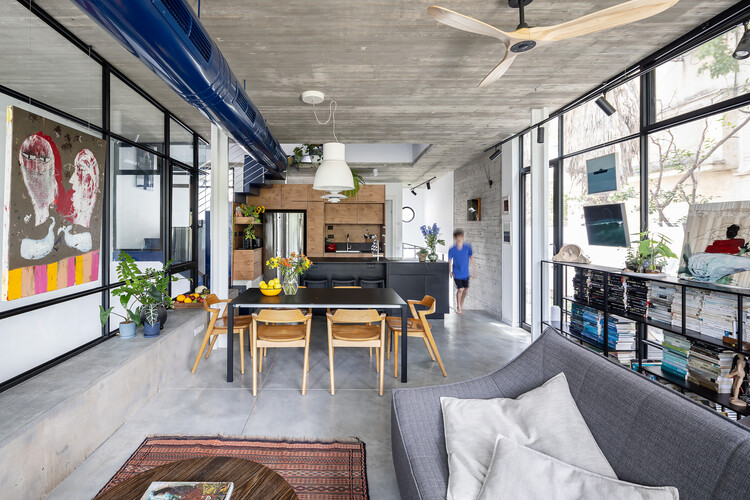 D House / Lavan Architects - Интерьерная фотография, Кухня, Диван, Стол, Стул, Окна