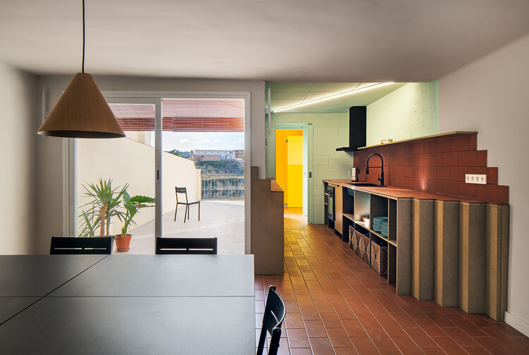 Ремонт дома Ca la Francesa / Hiha Studio - Интерьерная фотография, кухня, столешница
