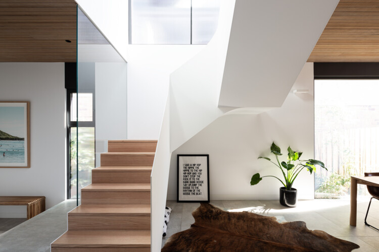Bondi House / Nick Bell Architects - внутренняя фотография, лестницы, окна, перила