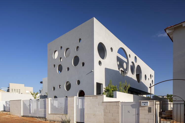 Swiss House / Dan & Hila Israelevitz Architects - Экстерьерная фотография, Фасад