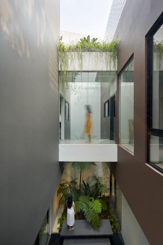 Скрытый садовый дом / RAD+ar (Исследовательский художественный дизайн + архитектура) - Интерьерная фотография, стекло, окна
