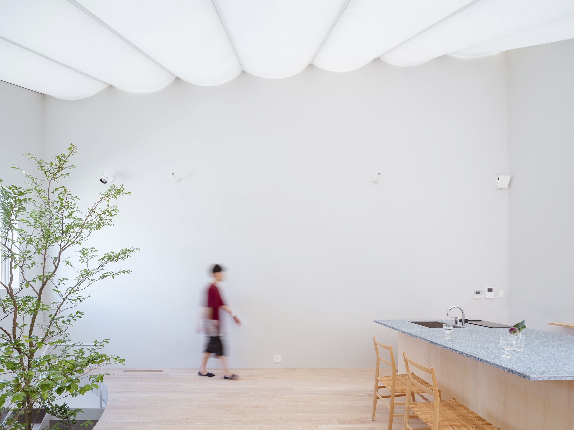 Дом с мембранной крышей / Yuko Nagayama & Associates + shohei yoshida + Associates