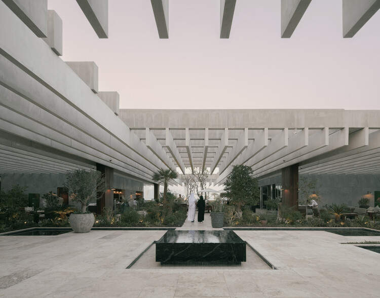 Архитекторы Неда Дохи / Дэвида Чипперфилда - внутренняя фотография, окна, фасад