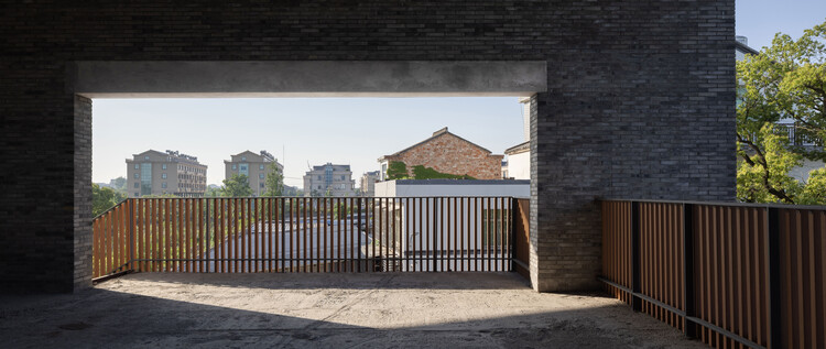 Культурная станция дорожного коридора / Архитектурный ландшафтный дизайн Ханчжоу Юаньше - экстерьерная фотография, забор, фасад
