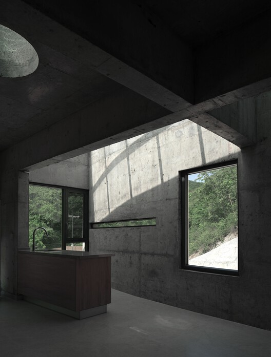 Cliff House / LI WENXI Architects - Интерьерная фотография, окна
