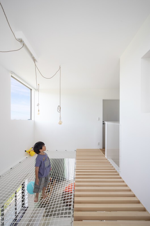 House M / Ayami Takada Architects - Интерьерная фотография, лестницы, перила