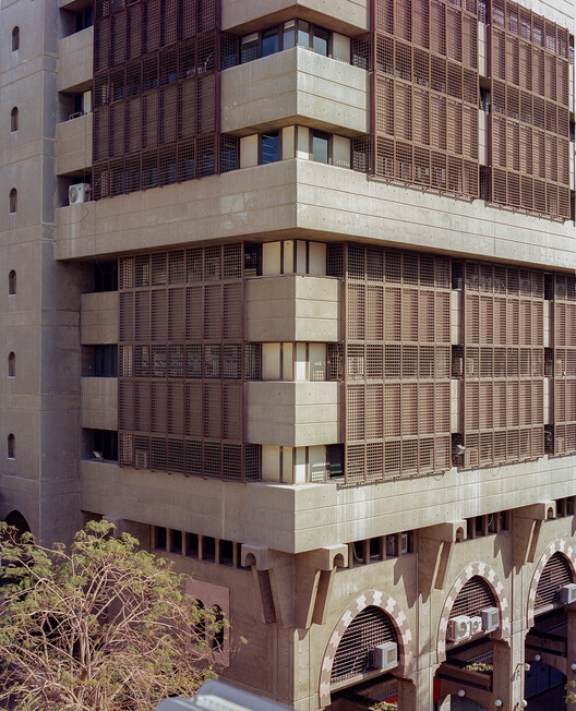 Общественный центр Джамиля в центре Каира: модернистская и мамлюкская архитектура, запечатленная Эбрахимом Бахаа Элдином — изображение 9 из 18