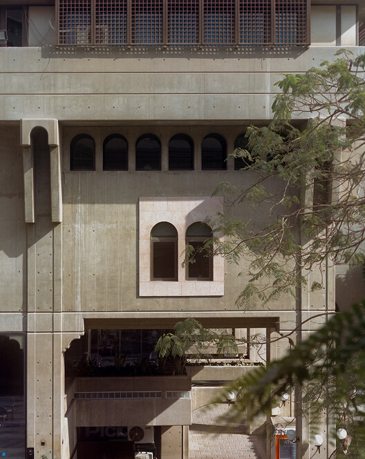 Общественный центр Джамиля в центре Каира: модернистская и мамлюкская архитектура, запечатленная Эбрахимом Бахаа Элдином — изображение 3 из 18