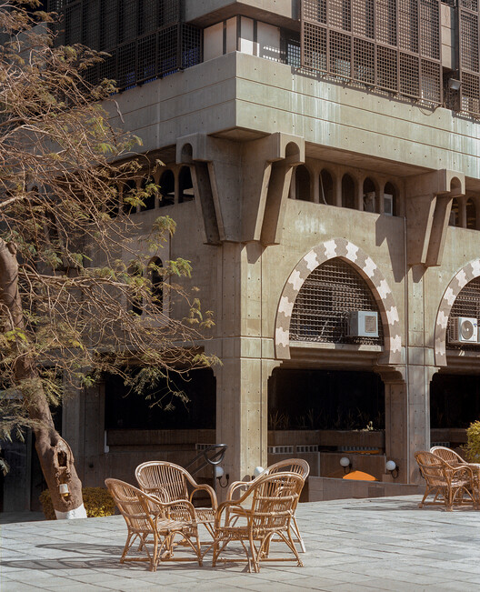Общественный центр Джамиля в центре Каира: модернистская и мамлюкская архитектура, запечатленная Эбрахимом Бахаа Элдином — изображение 16 из 18