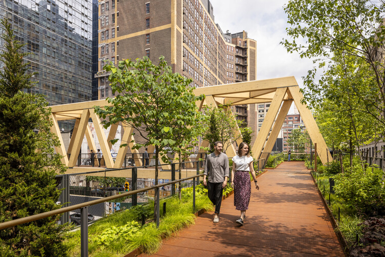 High Line - Moynihan Connector / Skidmore, Owings & Merrill + James Corner Field Operations - экстерьерная фотография, сад