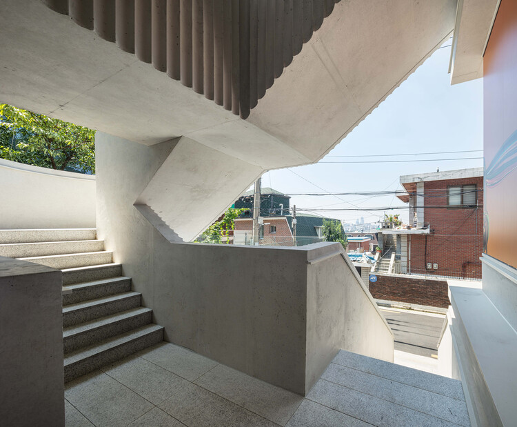 Comfort Seoul / Boundless - Интерьерная фотография, Лестницы, Перила