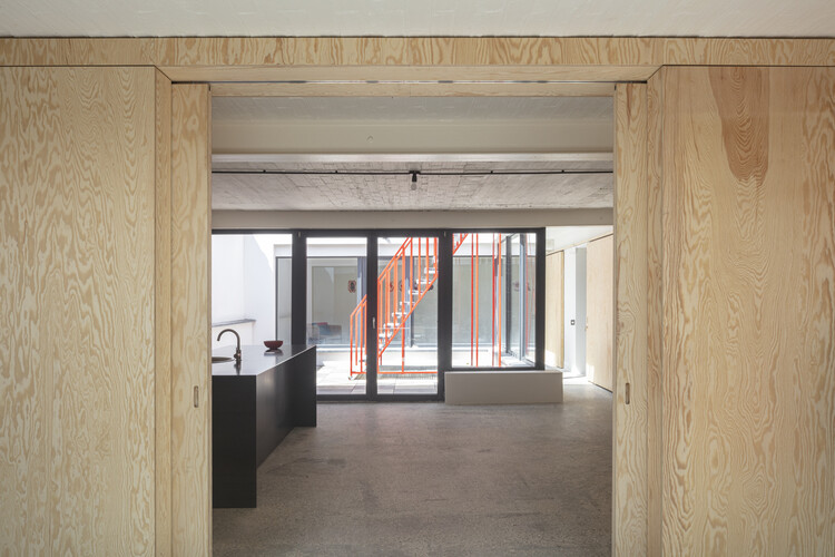 Strawen House / l'atelier Nomadic Architecture Studio + Devspace - Интерьерная фотография, Колонна