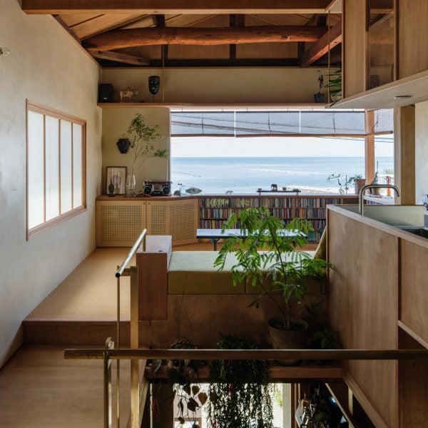 Akio Isshiki Architects объединяет старое и новое с японским домом и рестораном