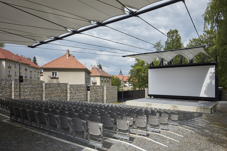 Кинотеатр под открытым небом Prachatice / Mimosa architects - Экстерьерная фотография, Окна, Фасад