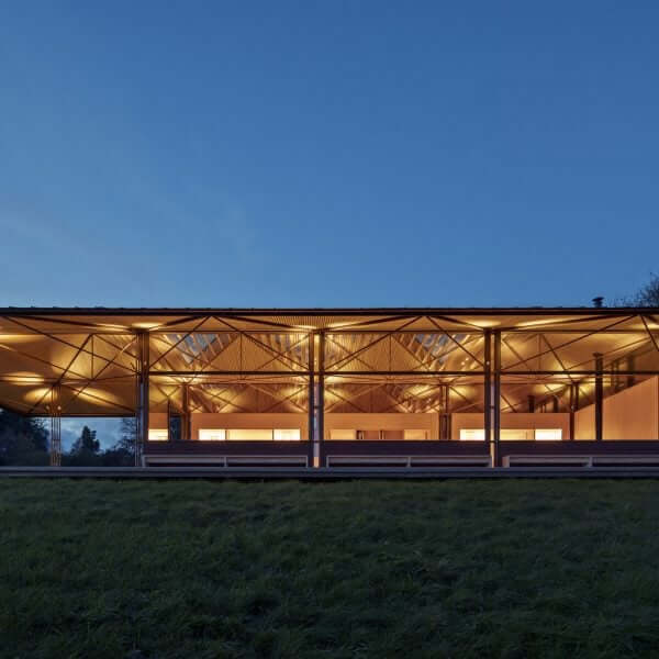 Niall McLaughlin Architects создает павильон в стиле оранжереи