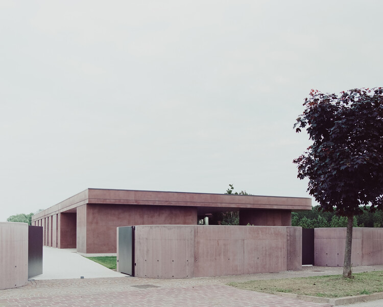 Дом с большим крыльцом / MIDE architetti - Экстерьерная фотография, Фасад