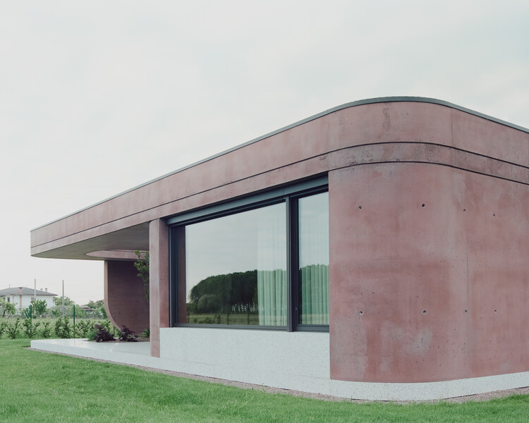 Дом с большим крыльцом / MIDE architetti - Экстерьерная фотография, Фасад