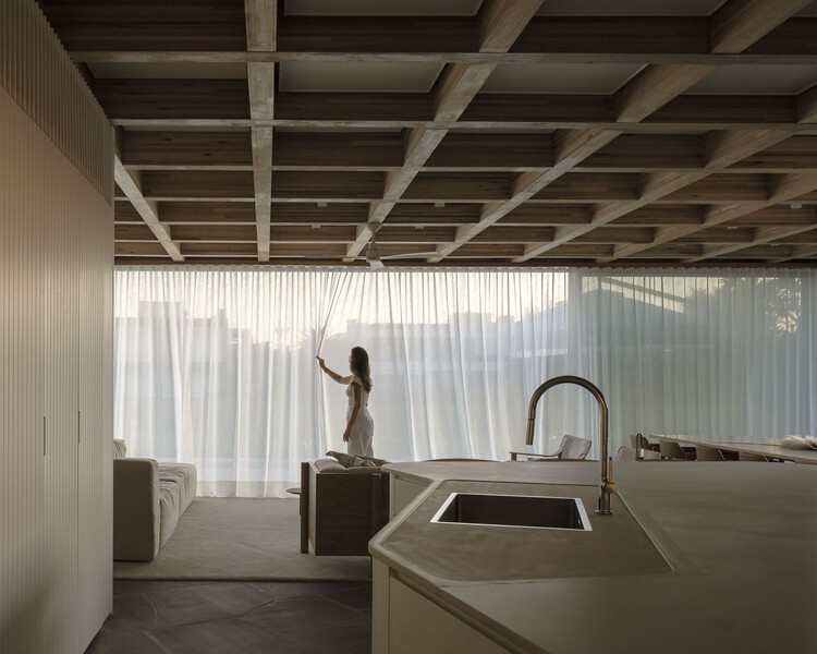 Lua House / Arquitetura Nacional - Интерьерная фотография, Кухня, Раковина, Балка