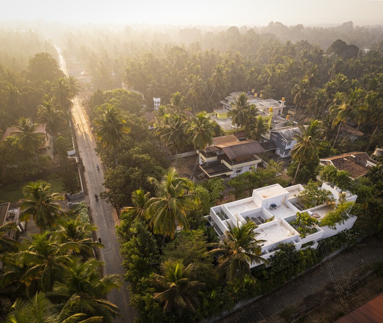Завуалированный дом / Gaurav Roy Choudhury Architects GRCA - Экстерьерная фотография, Городской пейзаж