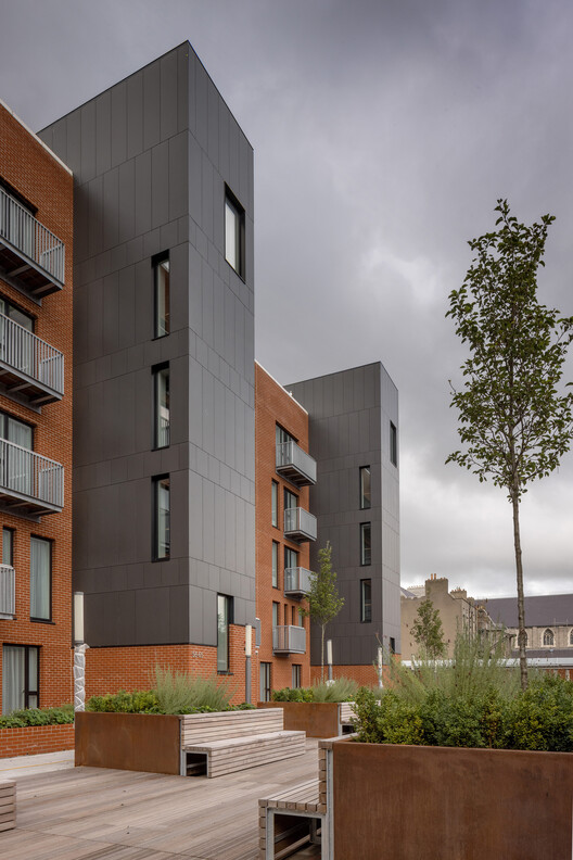Dominick Hall Housing / Carr Cotter & Naessens + Denis Byrne Architects - экстерьерная фотография, фасад, окна