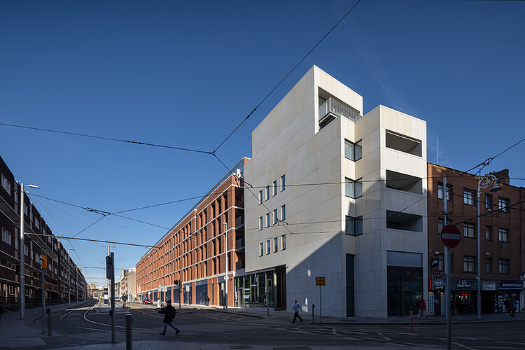Dominick Hall Housing / Carr Cotter & Naessens + Denis Byrne Architects - Экстерьерная фотография, окна, фасад