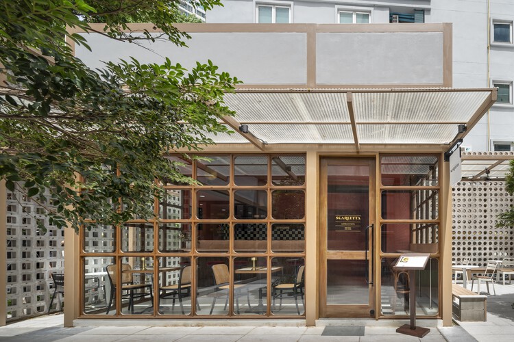 BLOQyard Restaurants and Cafés / Sixseven Studio - Интерьерная фотосъемка, Окна, Фасад