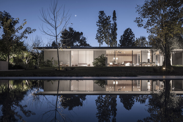 Пейзажный дом / Ruth Packer Rona Levin Architects - Экстерьерная фотография, окна, фасад