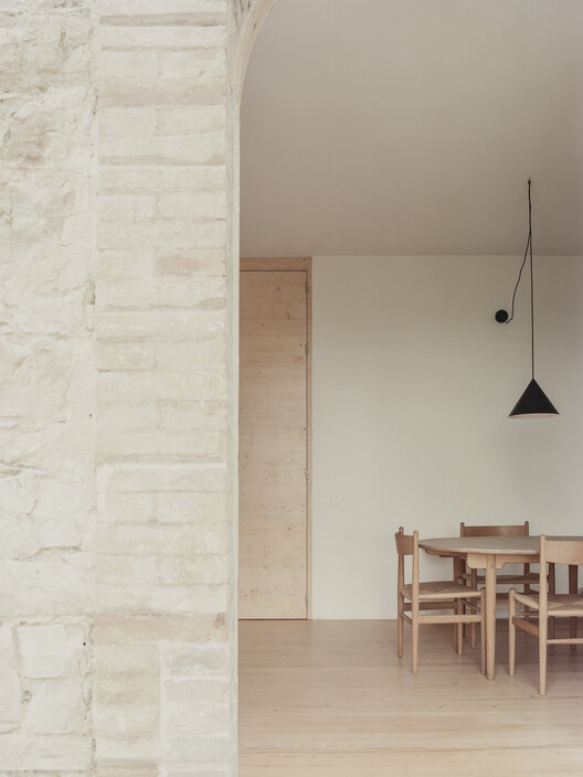 Aristo House / Tom Thys architecten - Интерьерная фотография, Стол, Стул