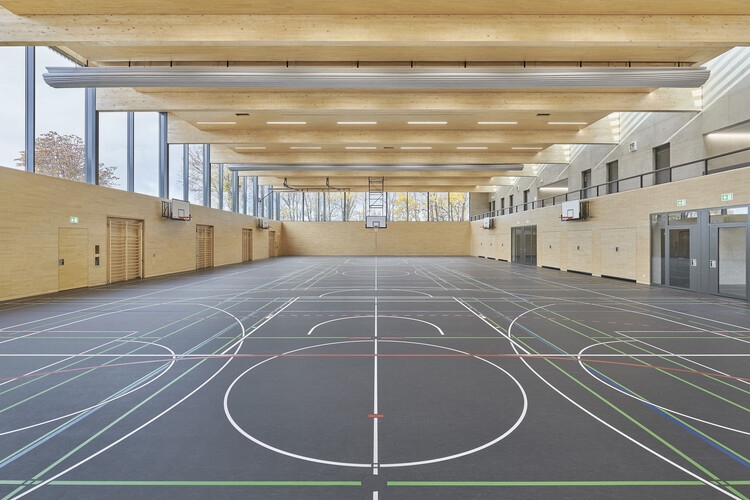 Спортивный зал в den Breitwiesen / THOMA.  КЛАСТЬ.  БЮХЛЕР.  Architekten - Интерьерная фотография