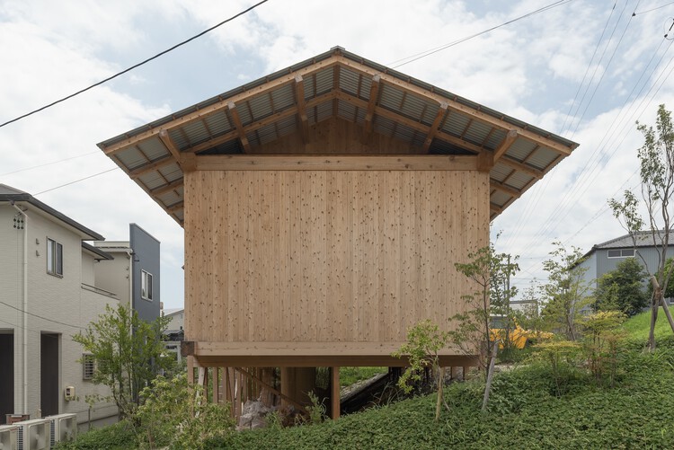 Дом Сигехара Хонмачи / Tomoaki Uno Architects - Экстерьерная фотография, окна, фасад
