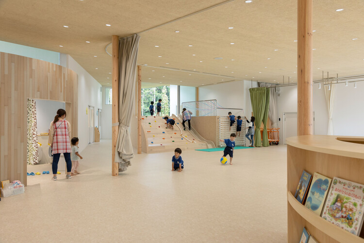 Детский лесной детский сад / Офис Такасигэ Ямасита - Интерьерная фотография