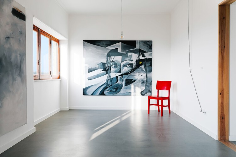 Квартира художника / Miguel Amado Arquitectos - Интерьерная фотография, стул