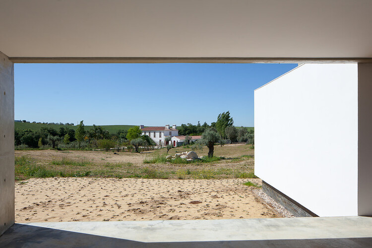 Буколические пейзажи: 15 загородных домов в Португалии — изображение 2 из 16