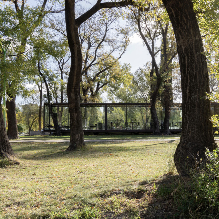 Parque de Mayo Pavilion / BRA - Bernardo Rosello Arquitectura - Экстерьерная фотография, Лес, Сад