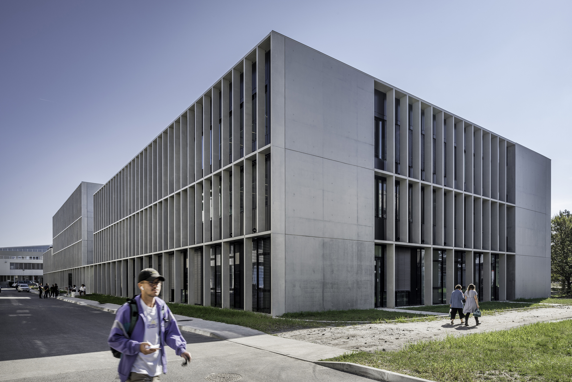 Здание H в кампусе Университета Maison de l’Economie Pessac / Marjan Hessamfar & Joe Vérons architectes associés