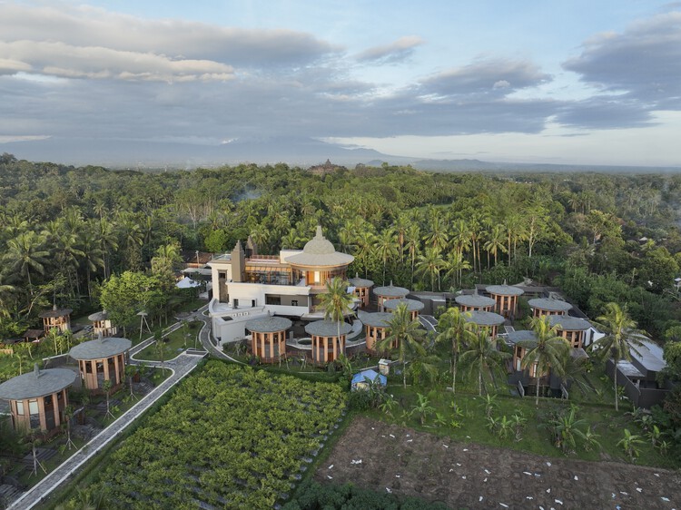 Le Temple Borobudur Resort Hotel / APCONSULTANT - Экстерьерная фотография, Сад