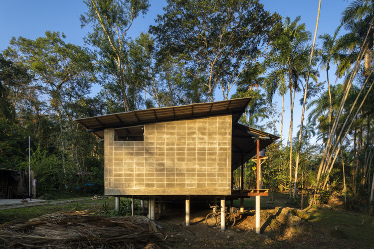 Casa Coriscão / Kiti Vieira Arquitetura - Экстерьерная фотография, Лес