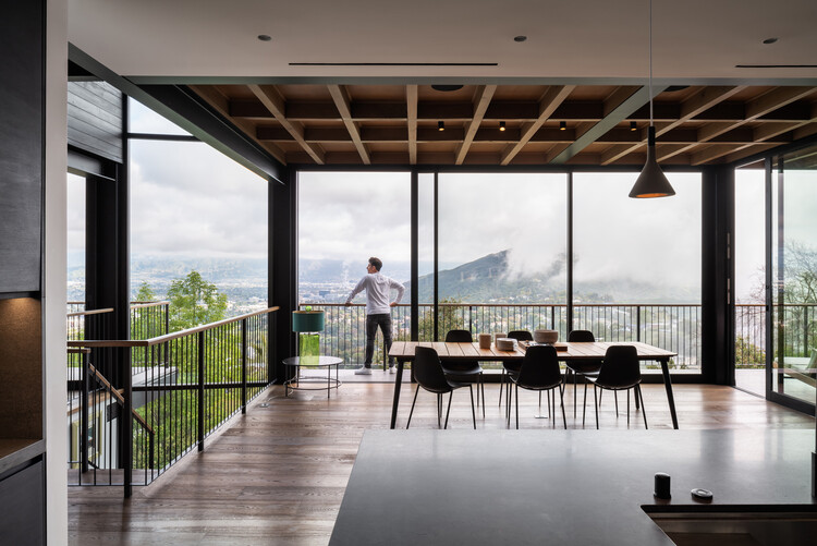 t House / ANX / Aaron Neubert Architects - Интерьерная фотография, стол, стул