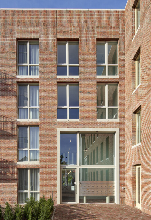 Oude Dijk Housing / Shift Architecture Urbanism - Интерьерная фотография, Окна, Кирпич, Фасад